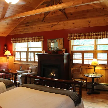 Kiwassa Lake Bed & Breakfast-3